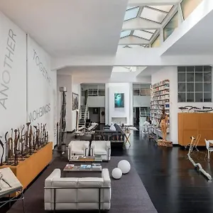 https://easy-holidays-suite-in-selci.it-romehotels.com